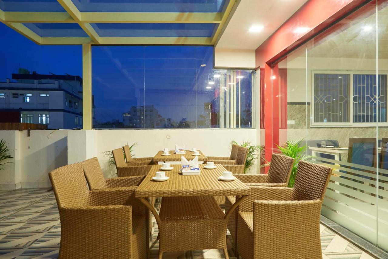 Vovo Premier Hotel Bangalore Exterior foto