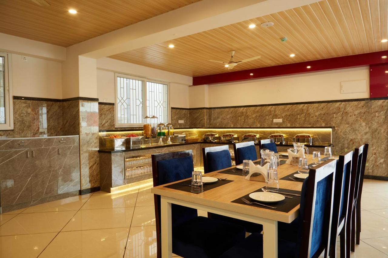 Vovo Premier Hotel Bangalore Exterior foto