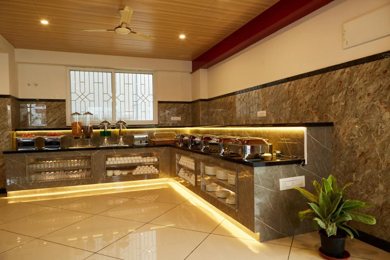 Vovo Premier Hotel Bangalore Exterior foto