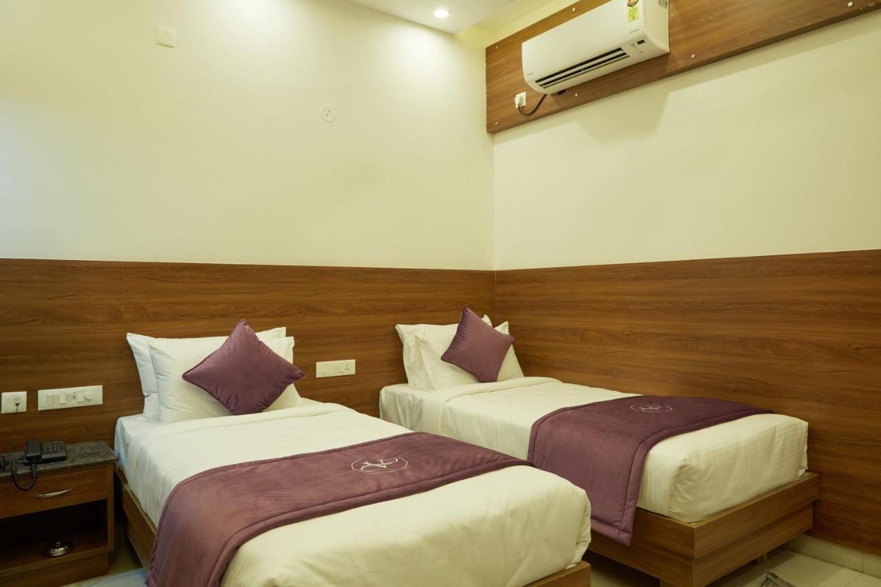 Vovo Premier Hotel Bangalore Exterior foto